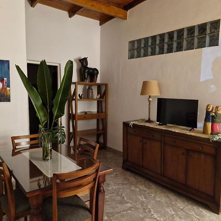 Bonpland Departamentos Apartment ปูแอร์โตอีกวาซู ภายนอก รูปภาพ
